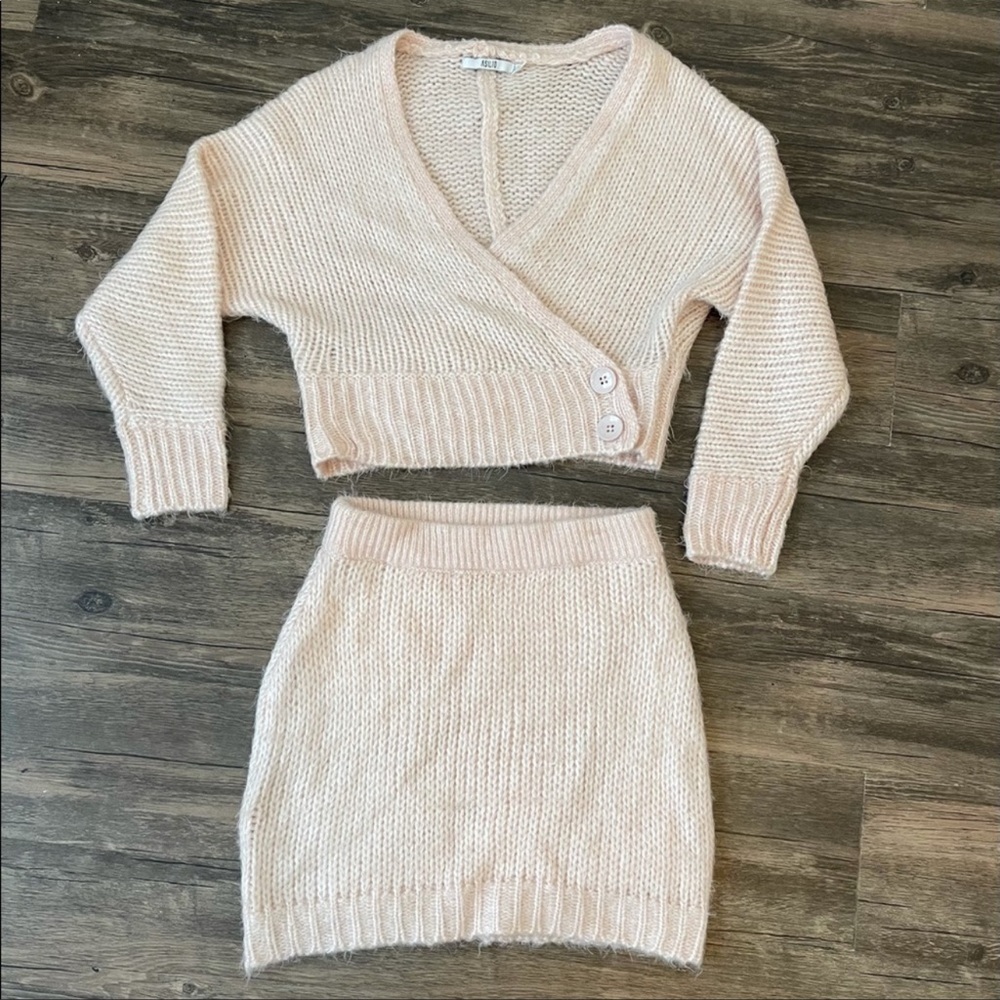 ASILIO “The Pink Slipper” Cropped Sweater & Skirt